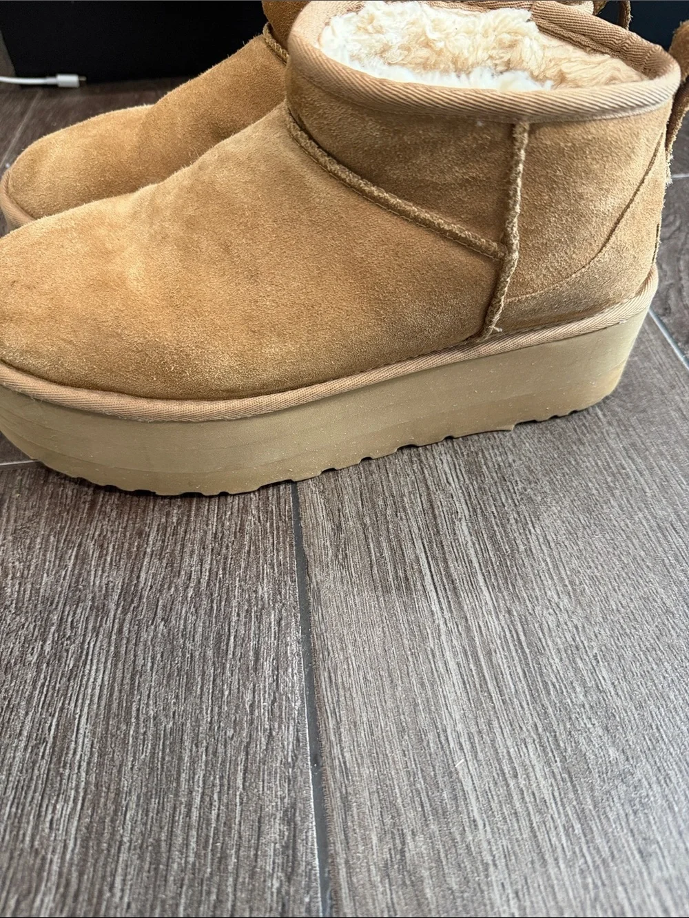 Ugg Mini Platform chestnut Boots Size 10